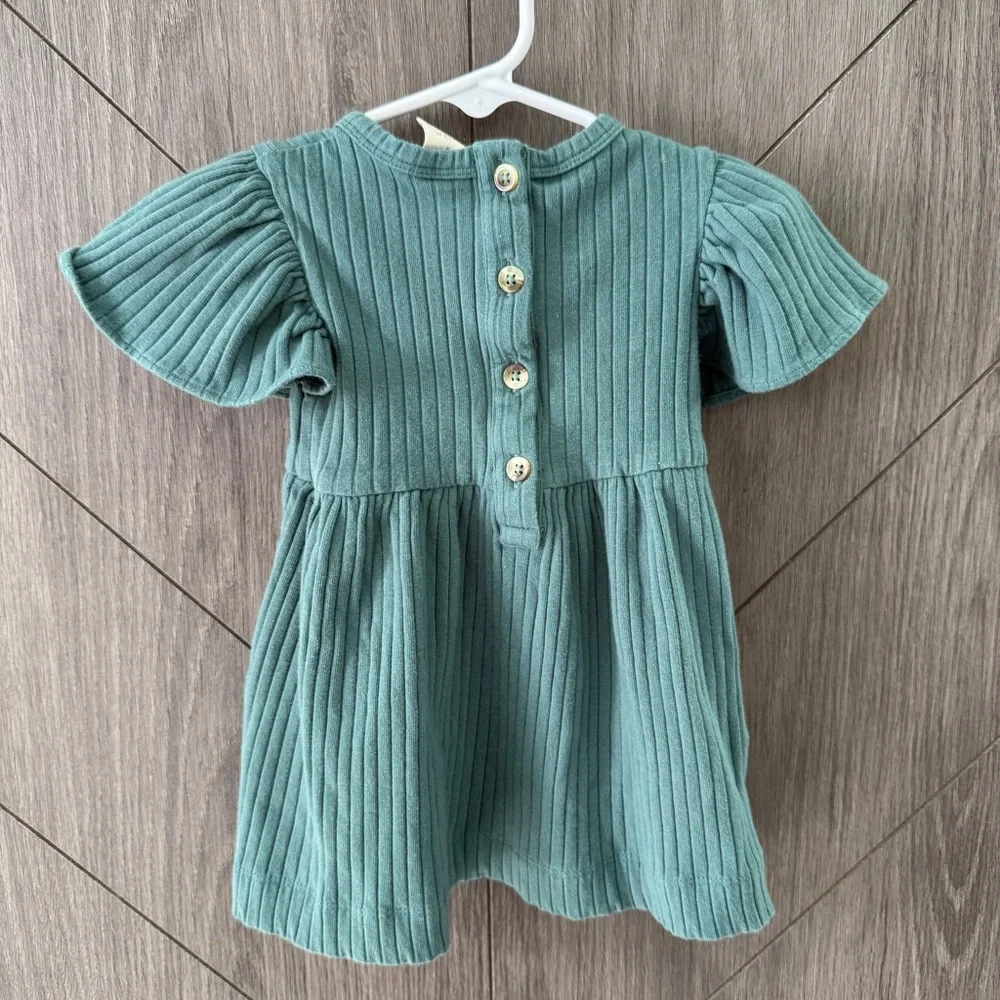 Kate Quinn Green Ribbed Dress - Picture 2 of 2